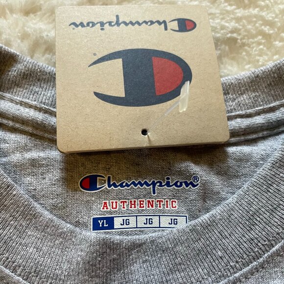 Boys’ Champion grey logo t-shirt YL, new with tags - Picture 2 of 3